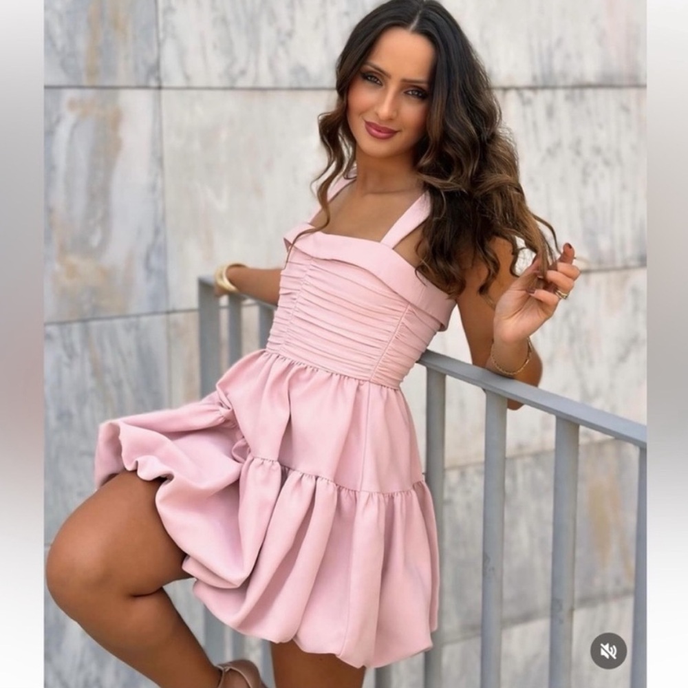 “ZARA” Ruched Balloon Mini Dress - Picture 4 of 15